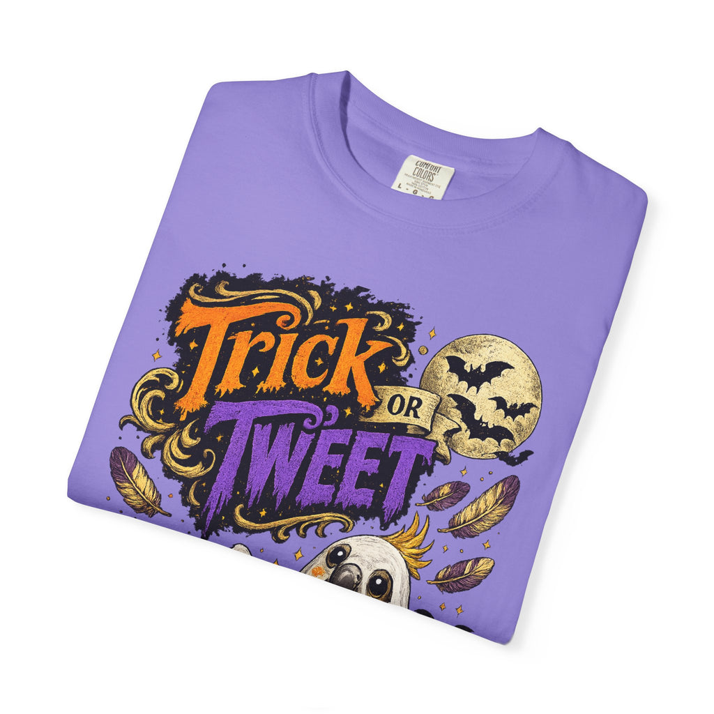 Trick or Tweet Ghost Bird Halloween T-Shirt | Funny Parrot & Bird Lover Tee