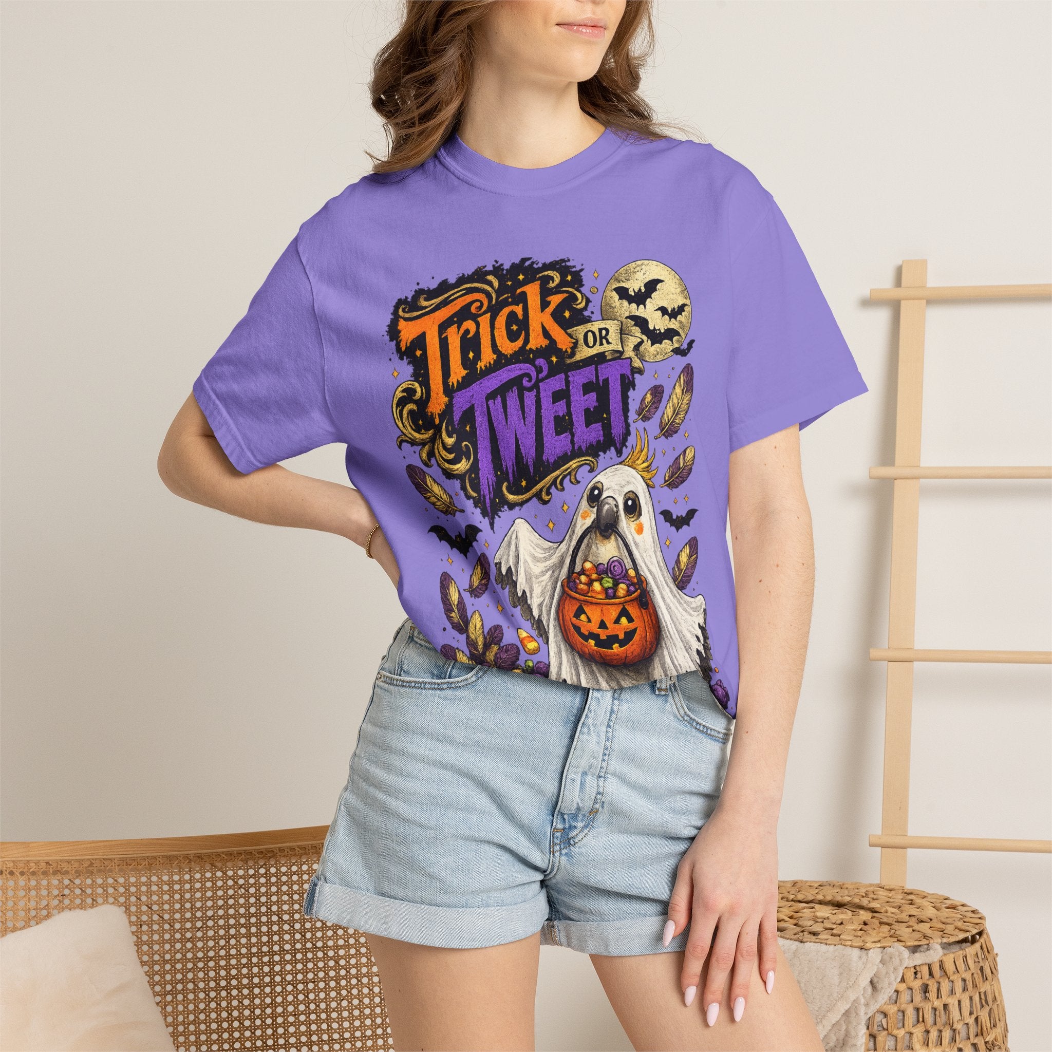 Trick or Tweet Ghost Bird Halloween T-Shirt | Funny Parrot & Bird Lover Tee